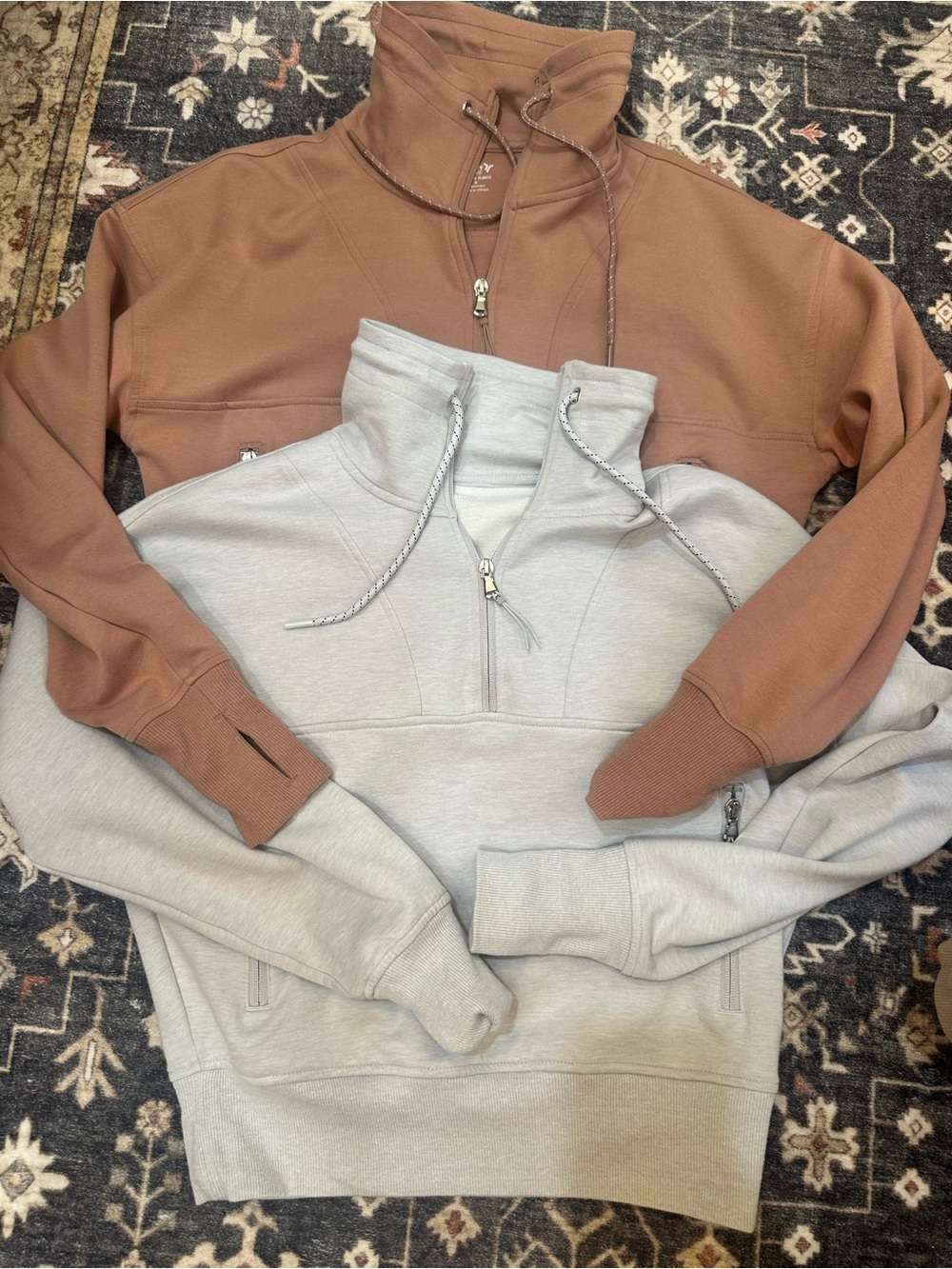 Set of 2 old navy active Half-Zip dynamic fleece - Brown and Light Gray
Size S
